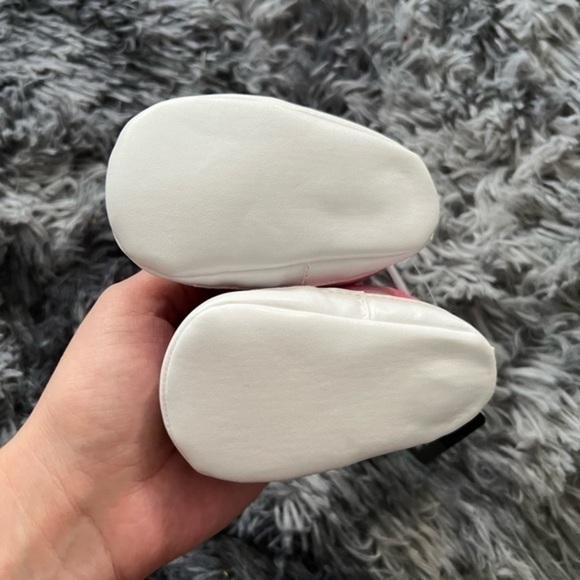 Babygirl pull on sneakers - Picture 3 of 3